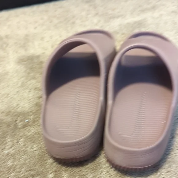 Nike Women's Sandals - Mauve - Picture 2 of 3